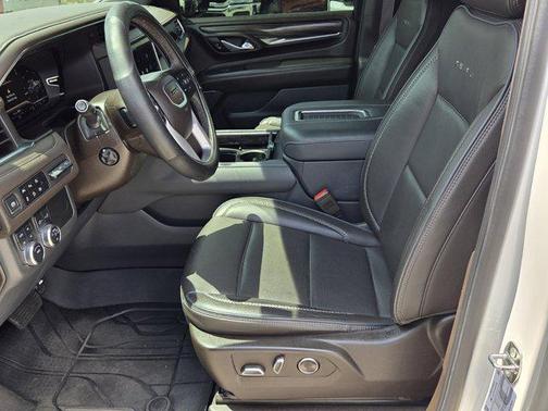 White Frost Tricoat 2024 GMC Yukon XL Denali