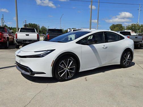 2025 Toyota Prius XLE