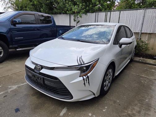 Wind Chill Pearl 2025 Toyota Corolla LE