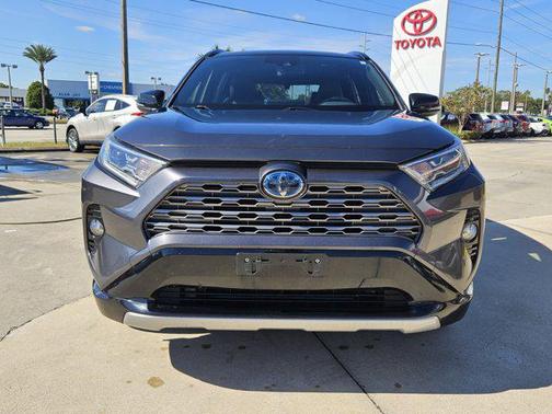 2019 Toyota RAV4 Hybrid SE
