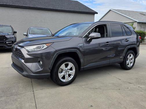 2020 Toyota RAV4 Hybrid XLE
