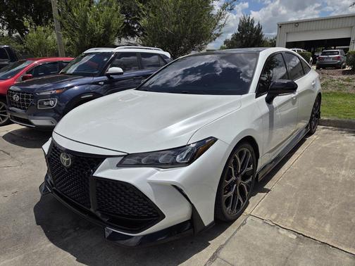 Wind Chill Pearl/Midnight Black Metallic 2021 Toyota Avalon TRD