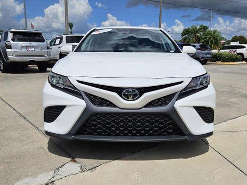 2019 Toyota Camry SE
