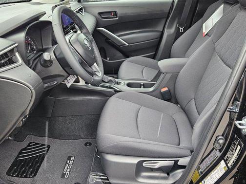 2025 Toyota Corolla Cross LE