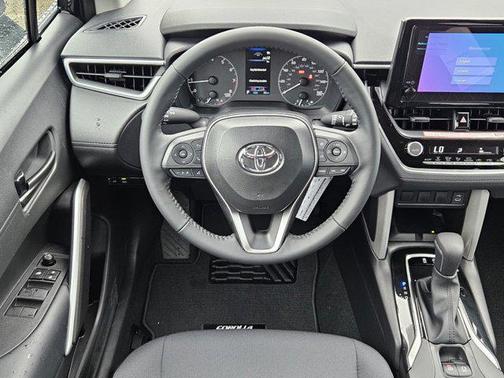 2025 Toyota Corolla Cross LE