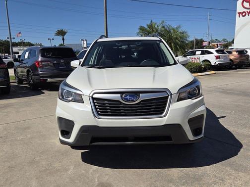 Crystal White Pearl 2020 Subaru Forester Premium