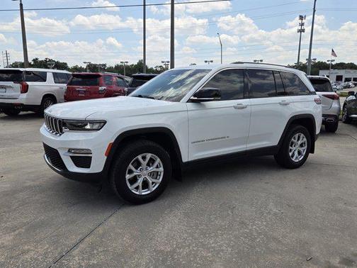 Bright White Clearcoat 2024 Jeep Grand Cherokee Limited