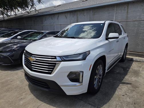 Summit White 2022 Chevrolet Traverse Premier