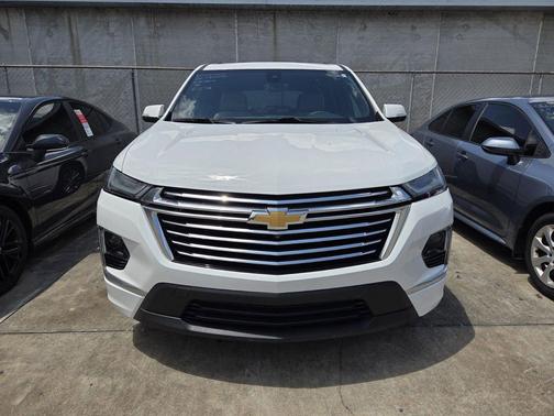 Summit White 2022 Chevrolet Traverse Premier