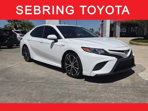 2020 Toyota Camry SE