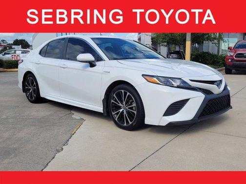 2020 Toyota Camry SE