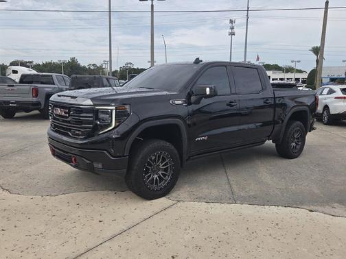 Onyx Black 2023 GMC Sierra 1500 AT4