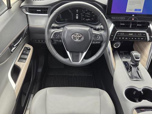Wind Chill Pearl 2024 Toyota Venza Limited