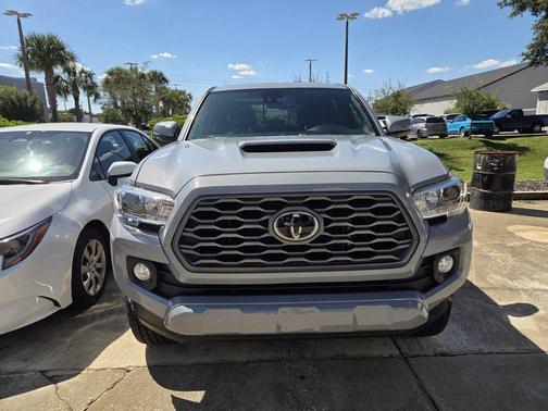 Cement 2021 Toyota Tacoma SR5