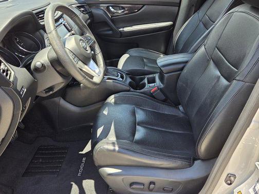 Brilliant Silver Metallic 2019 Nissan Rogue SL
