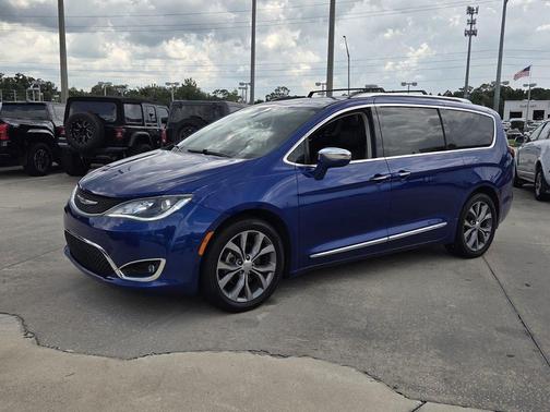 Ocean Blue Metallic 2019 Chrysler Pacifica Limited