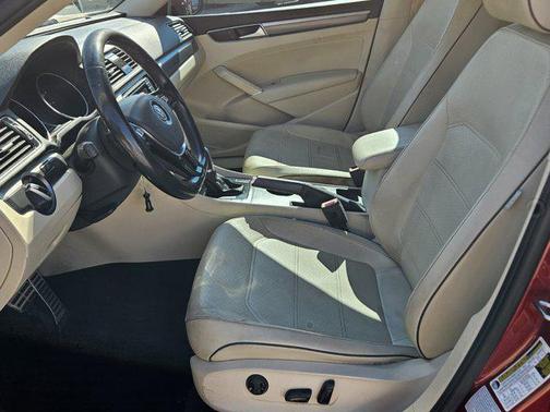2018 Volkswagen Passat 2.0T R-Line