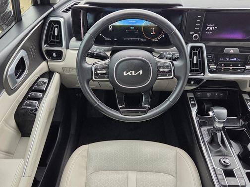 Glacial White Pearl 2023 Kia Sorento SX