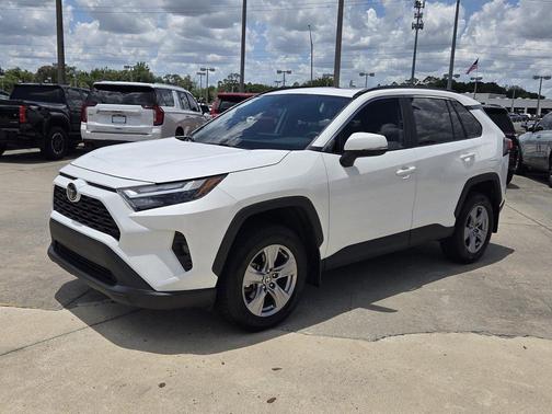 Ice Cap 2025 Toyota RAV4 XLE