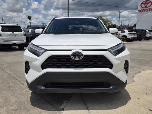 Ice Cap 2025 Toyota RAV4 XLE