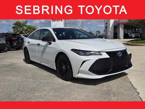 2022 Toyota Avalon Hybrid XSE