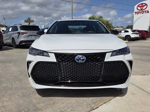 2022 Toyota Avalon Hybrid XSE