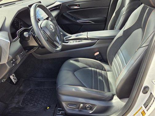 2022 Toyota Avalon Hybrid XSE