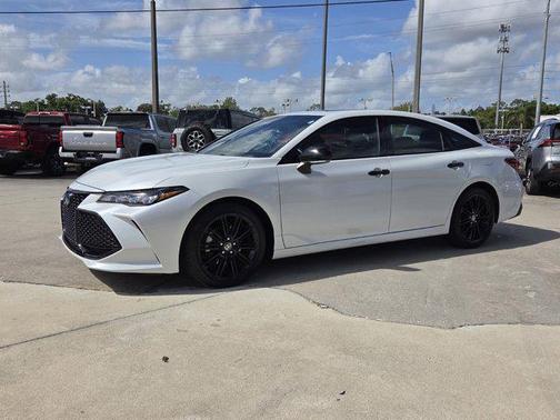 2022 Toyota Avalon Hybrid XSE