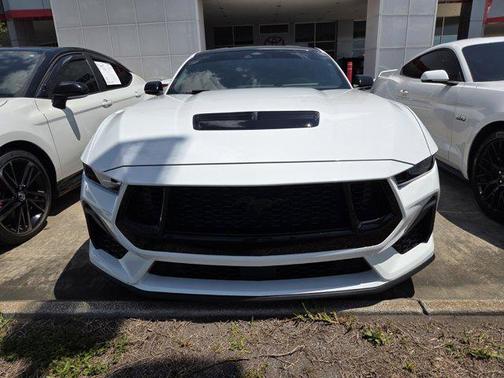 Oxford White 2025 Ford Mustang GT
