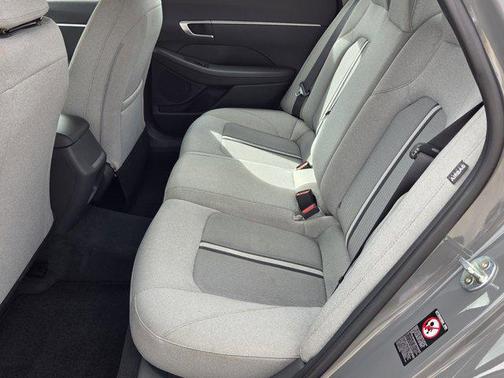 2021 Hyundai SONATA SE