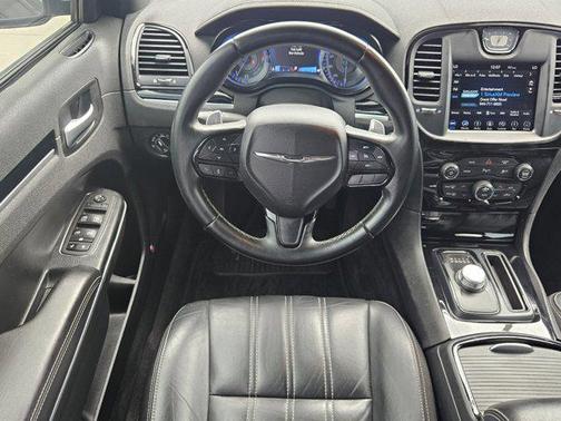 2018 Chrysler 300 S