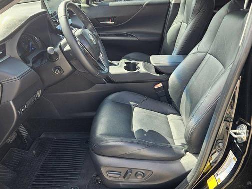 2023 Toyota Venza LE