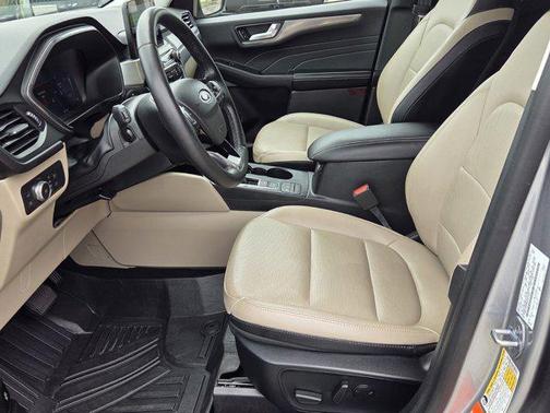 2021 Ford Escape Titanium