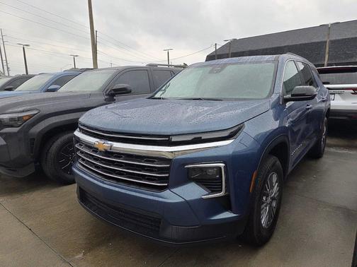 Lakeshore Blue Metallic 2026 Chevrolet Traverse LT