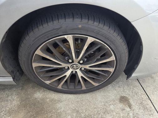Celestial Silver Metallic 2020 Toyota Camry SE