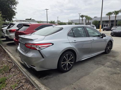 Celestial Silver Metallic 2020 Toyota Camry SE