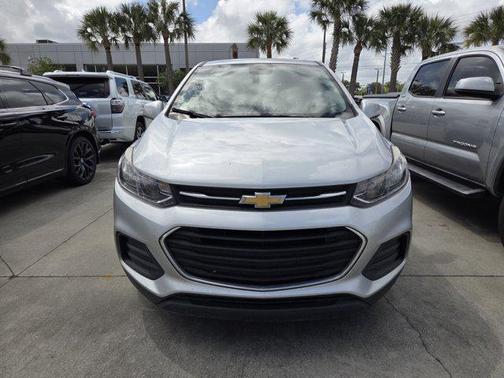 Silver Ice Metallic 2020 Chevrolet Trax LS