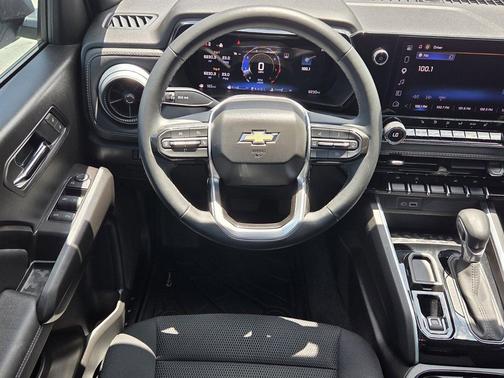 Snowdrift Metallic 2025 Chevrolet Colorado LT