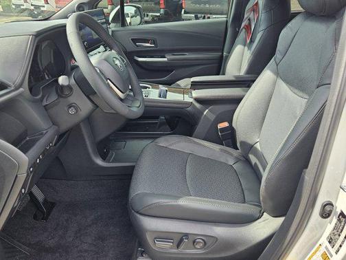 2025 Toyota Sienna Platinum 7 Passenger