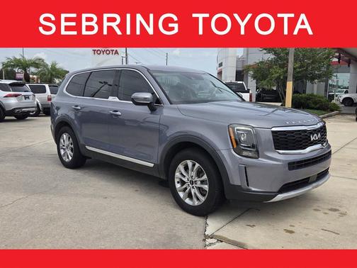 Everlasting Silver 2022 Kia Telluride LX