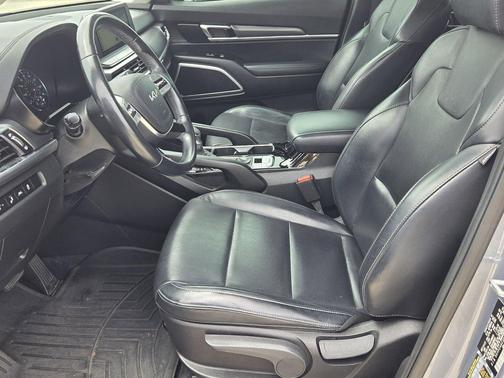 Everlasting Silver 2022 Kia Telluride LX