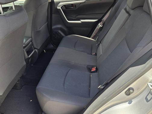 Silver Sky Metallic 2019 Toyota RAV4 LE