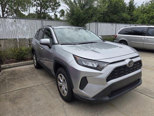 Silver Sky Metallic 2019 Toyota RAV4 LE