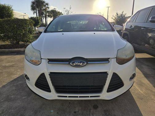 Oxford White 2012 Ford Focus SE