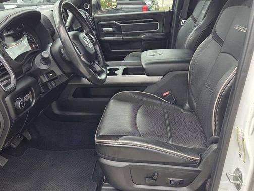 Bright White Clearcoat 2020 RAM 2500 Laramie Crew Cab 4x4 6'4' Box