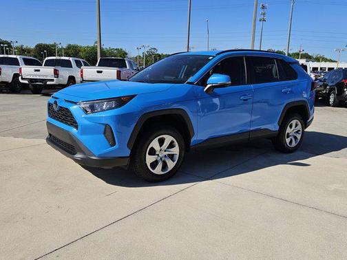 2020 Toyota RAV4 LE
