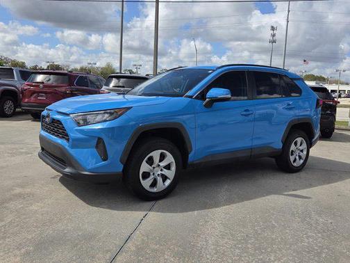 2020 Toyota RAV4 LE