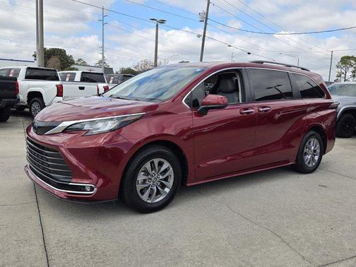 2022 Toyota Sienna XLE