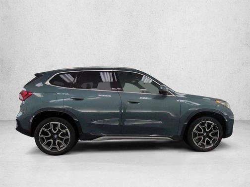 Cape York Green Metallic 2025 BMW X1 xDrive28i