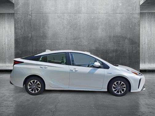 2021 Toyota Prius XLE